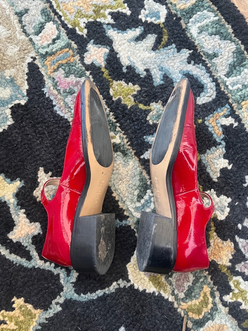 Souliers Martinez Red Patent Mary Janes - Picture 4 of 7
